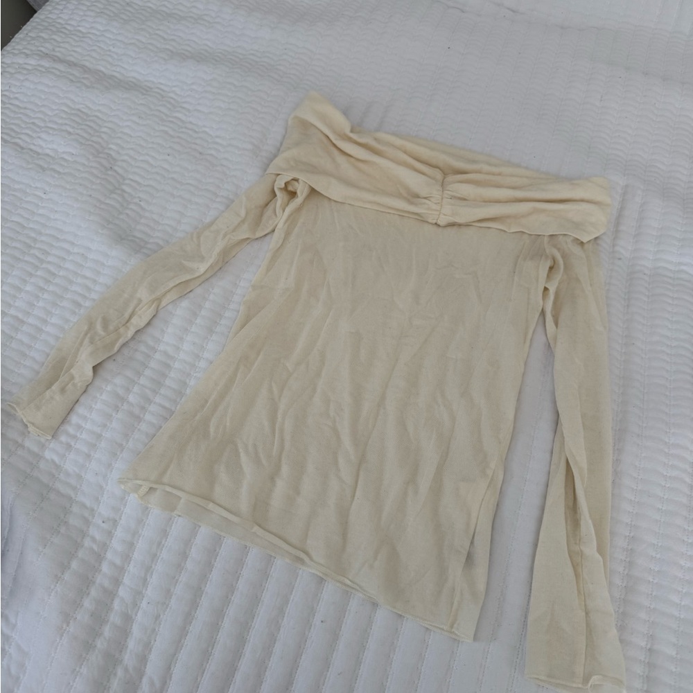 Aritzia “Gloria Longsleeve” Sheer top S